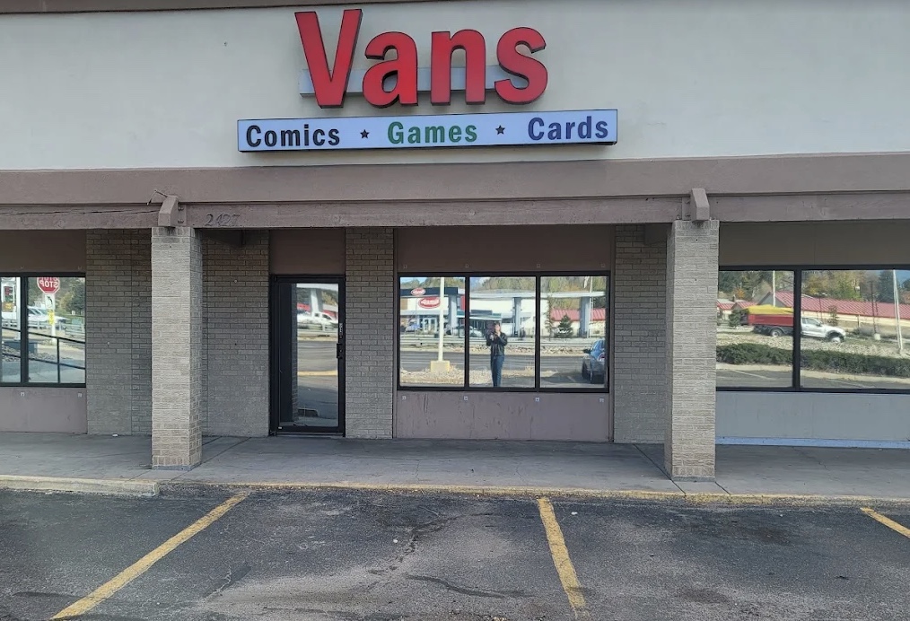 VAN'S COMICS GAMES CARDS
